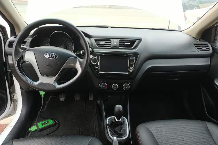 Used Kia K2 2015 Sedan 1.4L MT GLS Center Console
