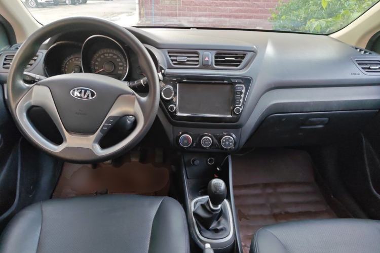 Used Kia K2 2015 Sedan 1.4L MT GLS Center Console