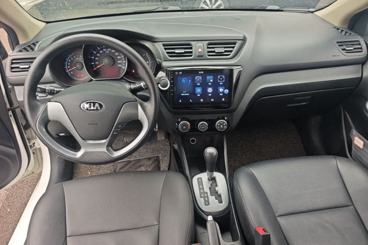 Used Kia K2 2015 Sedan 1.4L Automatic GLS Center Console