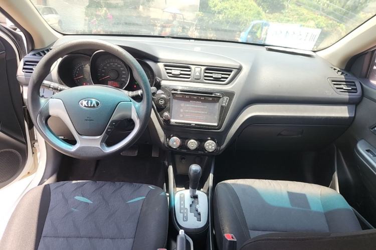 Used Kia K2 2015 Sedan 1.4L Automatic GLS Center Console