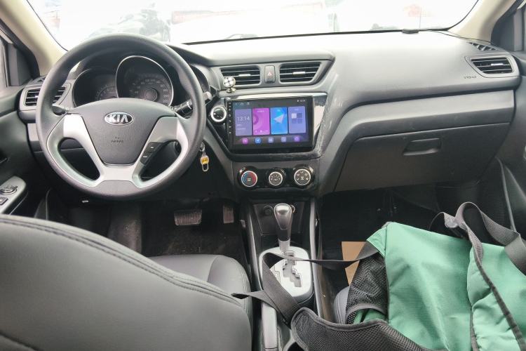 Used Kia K2 2015 Sedan 1.4L Automatic GLS Center Console