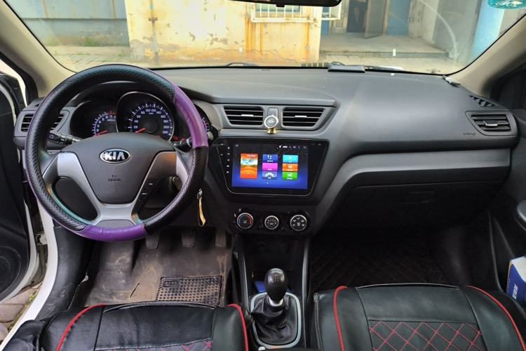 Used Kia K2 2015 Sedan 1.4L MT GLS Center Console