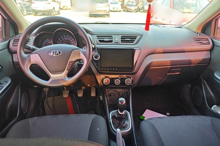 Used Kia K2 2015 Sedan 1.4L MT GLS Center Console