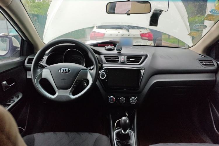Used Kia K2 2015 Sedan 1.4L MT GLS Center Console