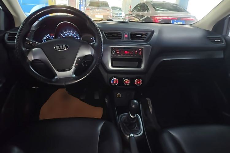 Used Kia K2 2015 Sedan 1.4L MT GLS Center Console