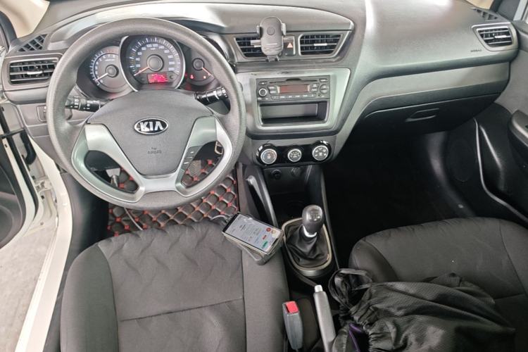 Used Kia K2 2015 Sedan 1.4L MT GLS Center Console