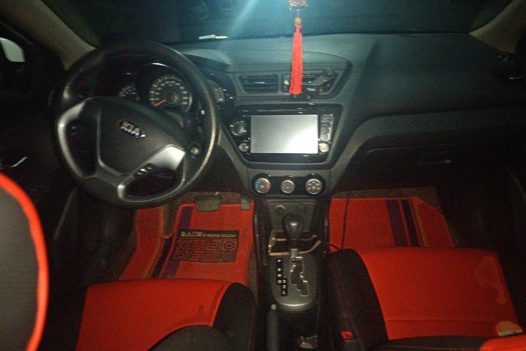 Used Kia K2 2015 Sedan 1.4L Automatic GLS Center Console