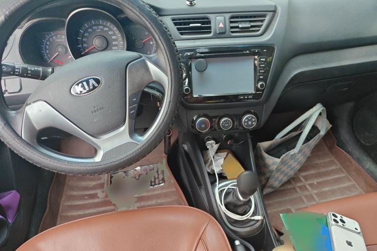 Used Kia K2 2015 Sedan 1.4L MT GLS Center Console
