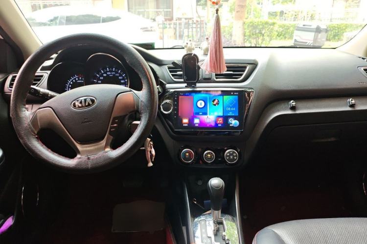Used Kia K2 2015 Sedan 1.4L Automatic GLS Center Console