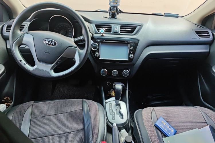 Used Kia K2 2015 Sedan 1.4L Automatic GLS Center Console