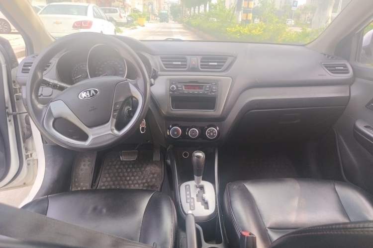 Used Kia K2 2015 Sedan 1.4L Automatic GLS Center Console