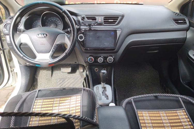 Used Kia K2 2015 Sedan 1.4L Automatic GLS Center Console