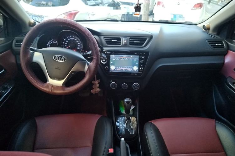 Used Kia K2 2015 Hatchback 1.4L AT GLS Cool Edition Center Console