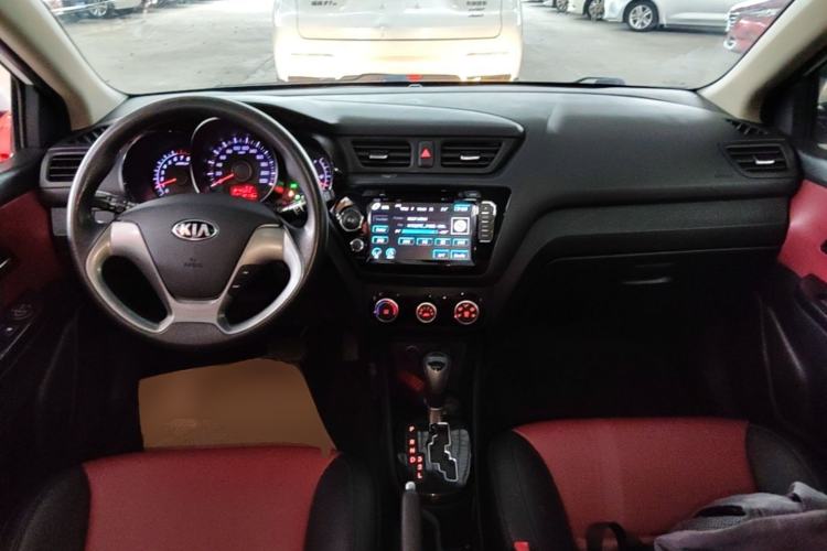 Used Kia K2 2015 Hatchback 1.4L AT GLS Cool Edition Center Console