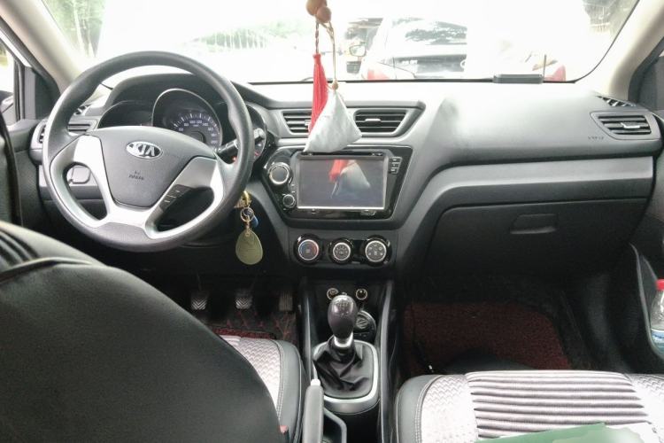Used Kia K2 2015 Sedan 1.4L MT GLS Center Console