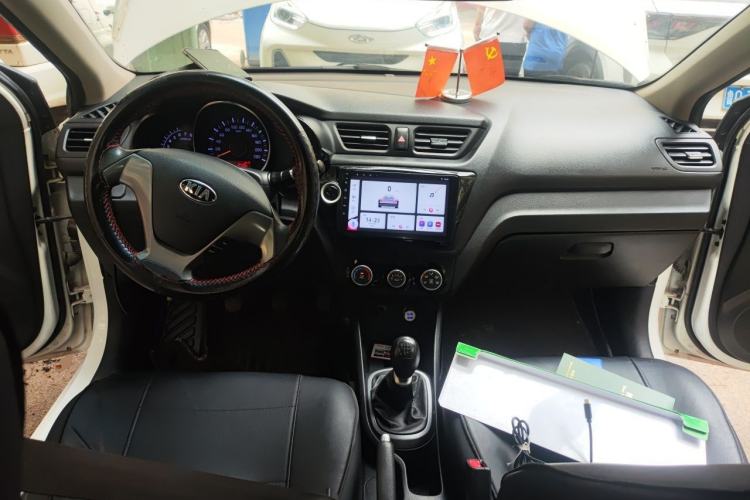 Used Kia K2 2015 Sedan 1.4L MT GLS Center Console