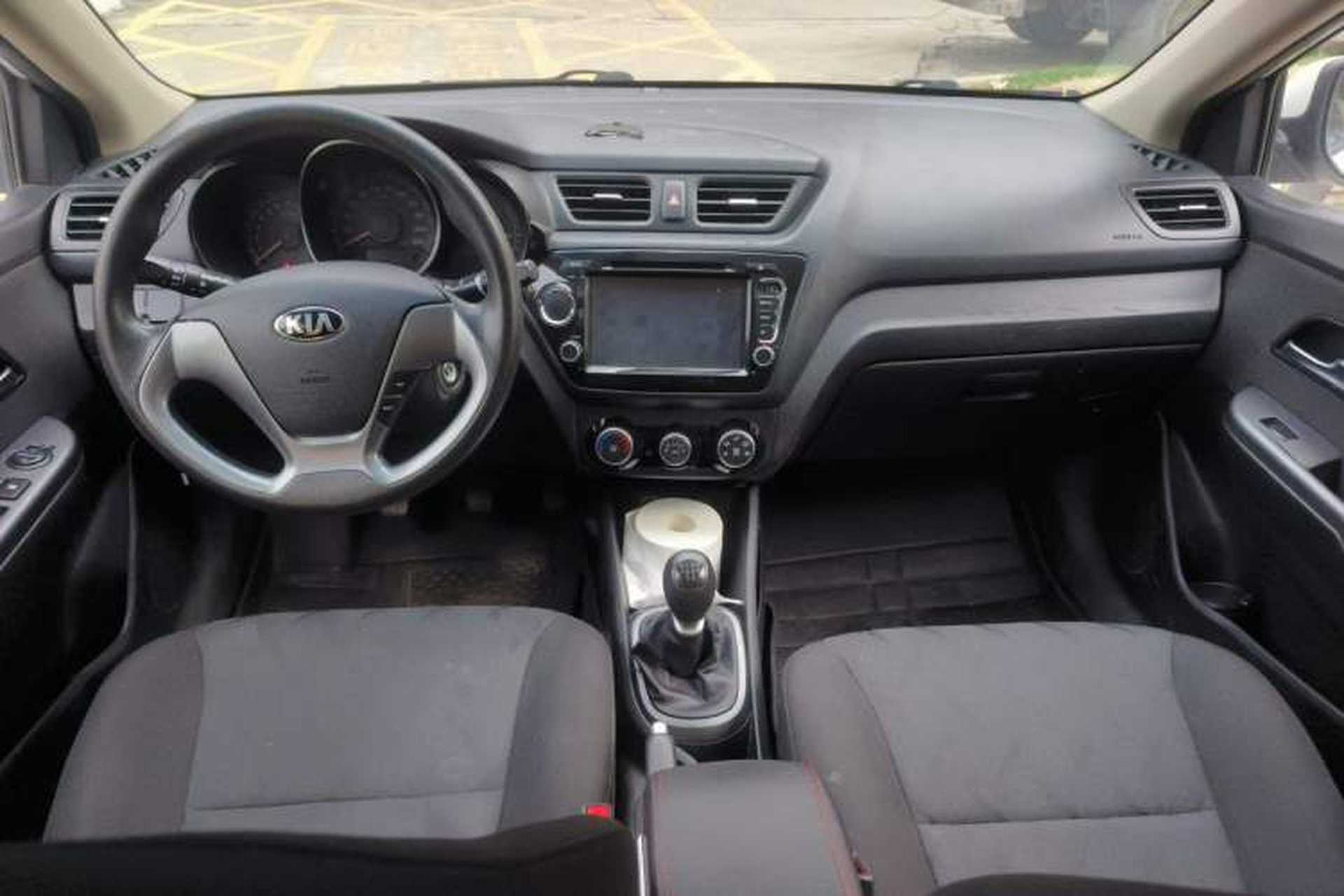 Used Kia K2 2015 Sedan 1.4L MT GLS Center Console