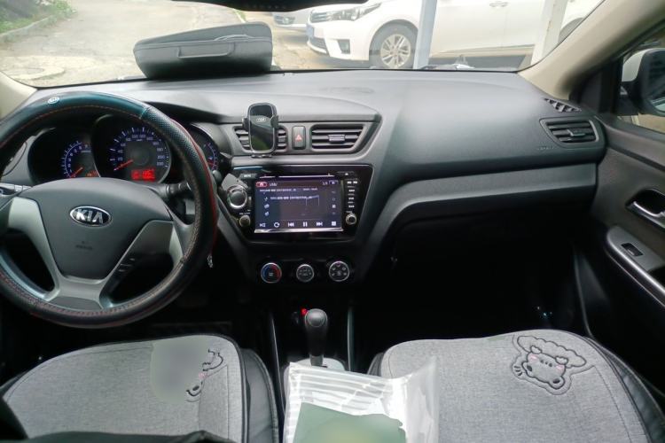 Used Kia K2 2015 Sedan 1.4L Automatic GLS Center Console