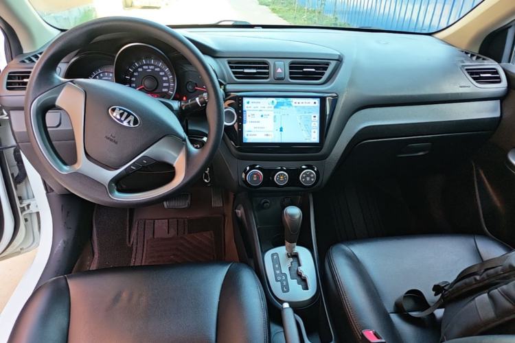 Used Kia K2 2015 Sedan 1.4L Automatic GLS Center Console