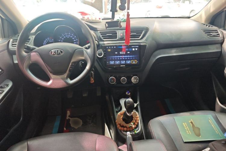 Used Kia K2 2015 Sedan 1.4L MT GLS Center Console