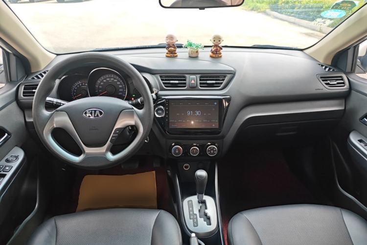 Used Kia K2 2015 Sedan 1.4L Automatic GLS Center Console