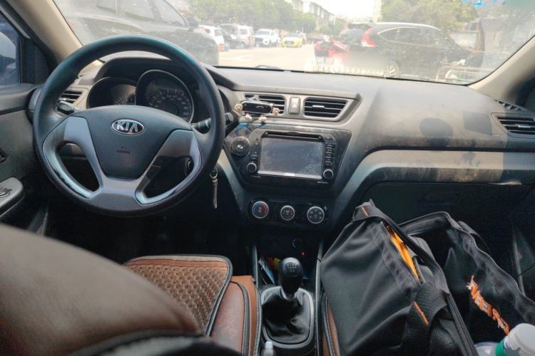 Used Kia K2 2015 Sedan 1.4L MT GLS Center Console