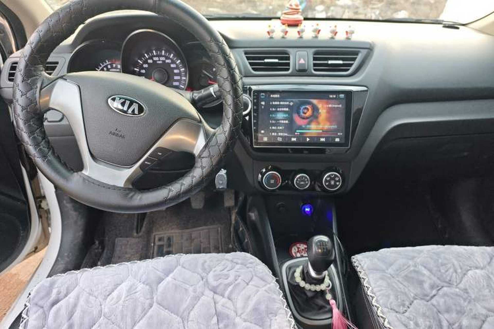 Used Kia K2 2015 Sedan 1.4L MT GLS Center Console