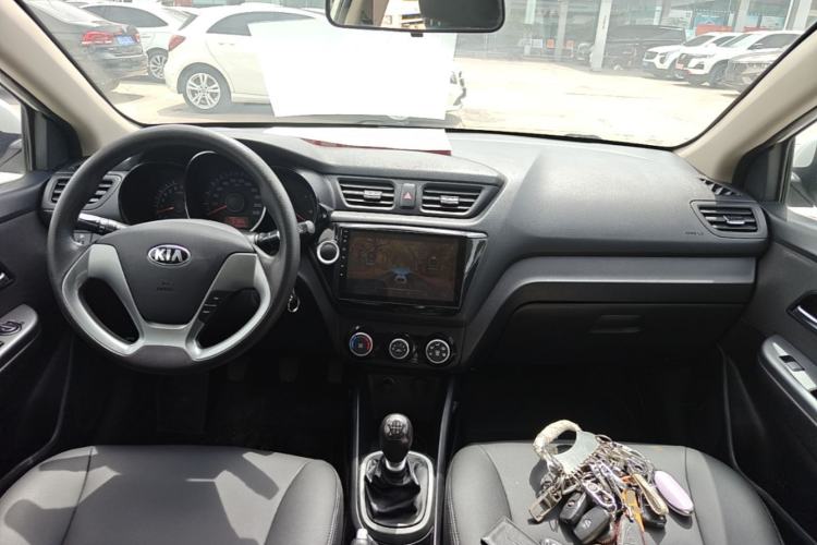 Used Kia K2 2015 Sedan 1.4L MT GLS Center Console