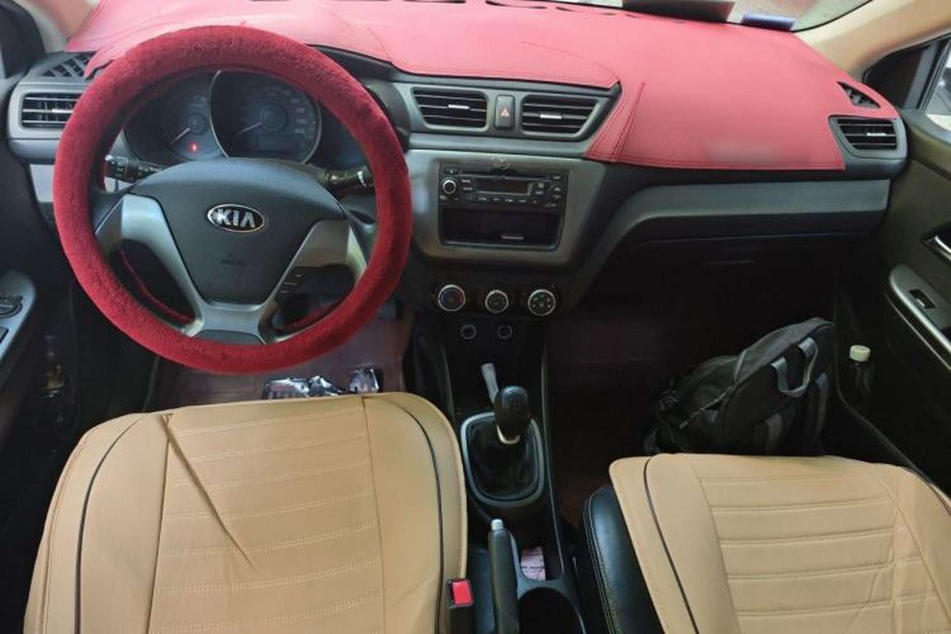 Used Kia K2 2015 Sedan 1.4L MT GLS Center Console