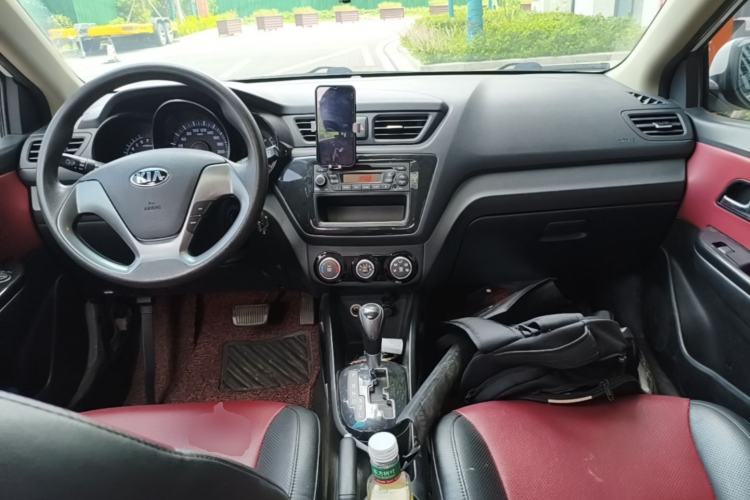 Used Kia K2 2015 Hatchback 1.4L AT GLS Cool Edition Center Console