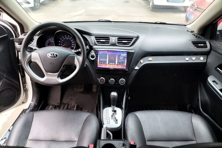Used Kia K2 2015 Sedan 1.4L Automatic GLS Center Console