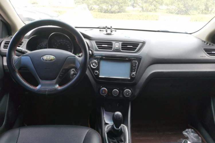 Used Kia K2 2015 Sedan 1.4L MT GLS Center Console
