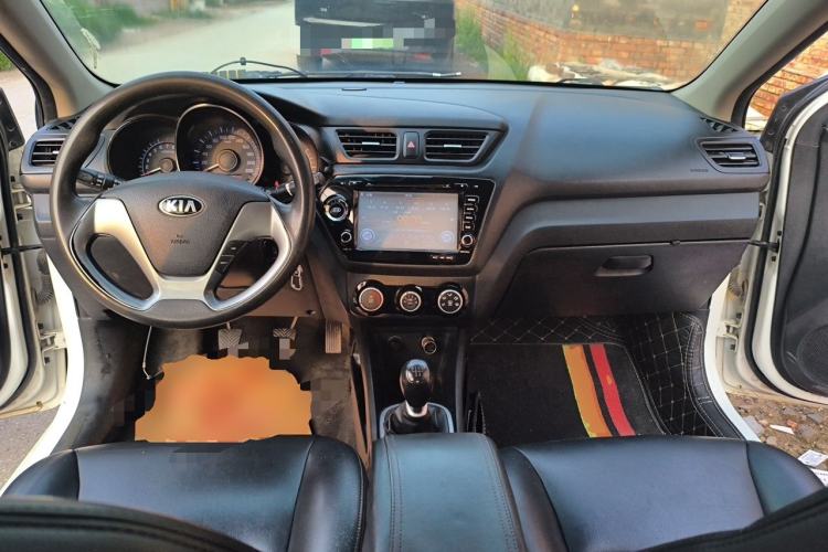 Used Kia K2 2015 Sedan 1.4L MT GLS Center Console