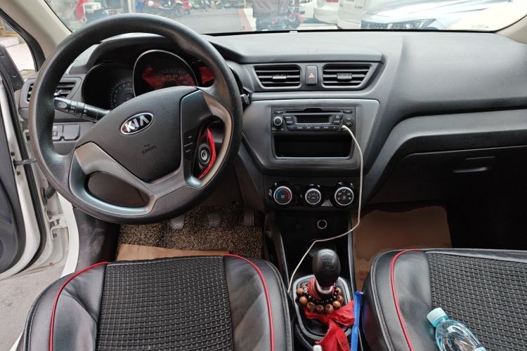 Used Kia K2 2015 Sedan 1.4L MT GLS Center Console