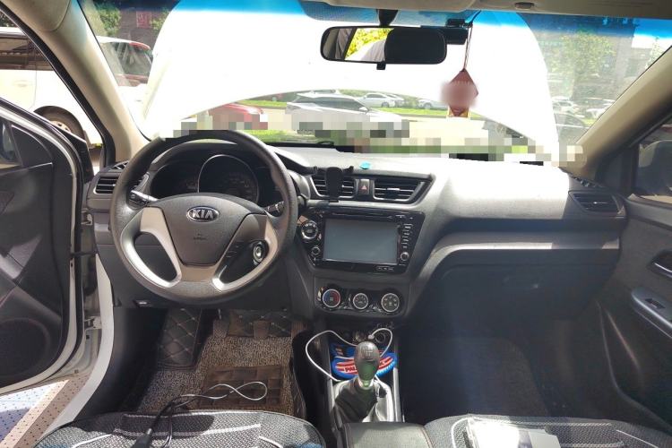 Used Kia K2 2015 Sedan 1.4L MT GLS Center Console