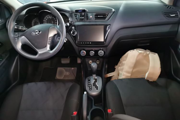 Used Kia K2 2015 Sedan 1.4L Automatic GLS Center Console