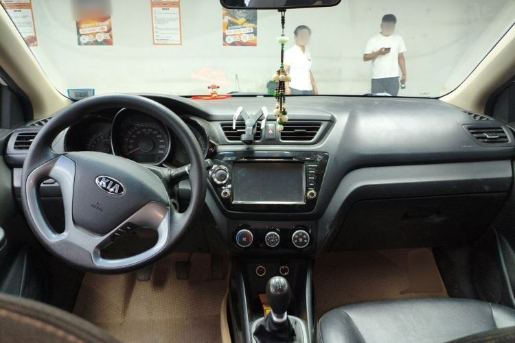 Used Kia K2 2015 Sedan 1.4L MT GLS Center Console