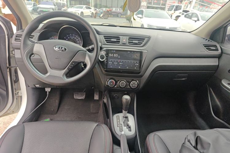 Used Kia K2 2015 Sedan 1.4L Automatic GLS Center Console