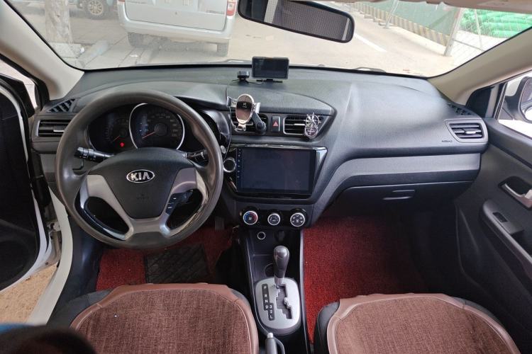 Used Kia K2  Center Console