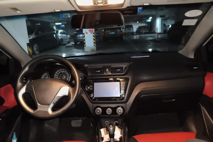 Used Kia K2 2015 Hatchback 1.4L AT GLS Cool Edition Center Console