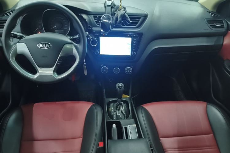 Used Kia K2 2015 Hatchback 1.4L AT GLS Cool Edition Center Console