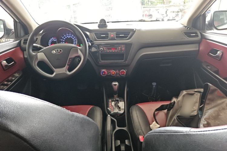 Used Kia K2 2015 Hatchback 1.4L AT GLS Cool Edition Center Console