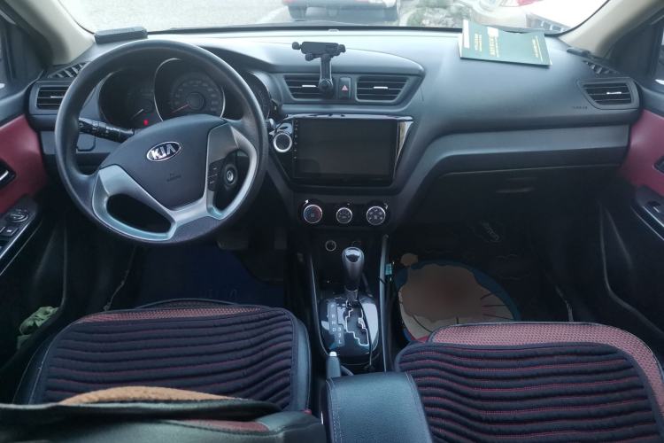 Used Kia K2 2015 Hatchback 1.4L AT GLS Cool Edition Center Console
