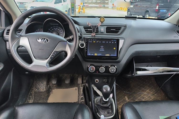 Used Kia K2 2015 Sedan 1.4L MT GLS Center Console