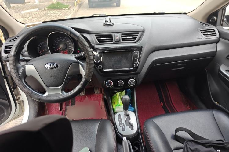 Used Kia K2 2015 Sedan 1.4L Automatic GLS Center Console
