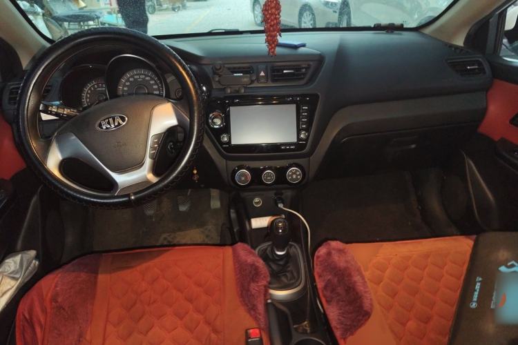 Used Kia K2 2015 Hatchback 1.4L MT GLS Cool Edition Center Console