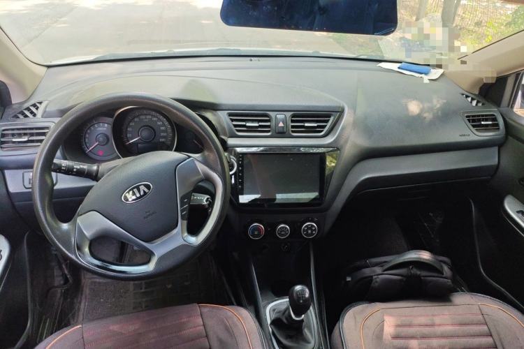 Used Kia K2 2015 Sedan 1.4L MT GLS Center Console