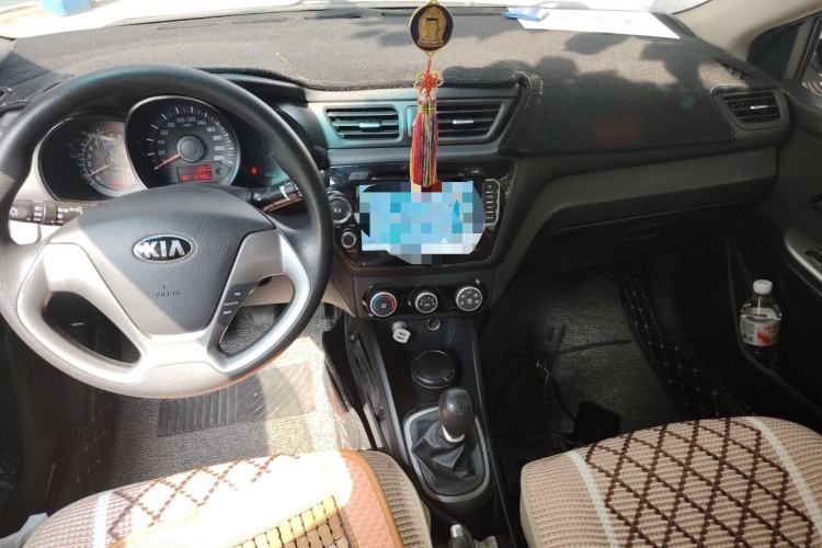 Used Kia K2 2015 Sedan 1.4L MT GLS Center Console
