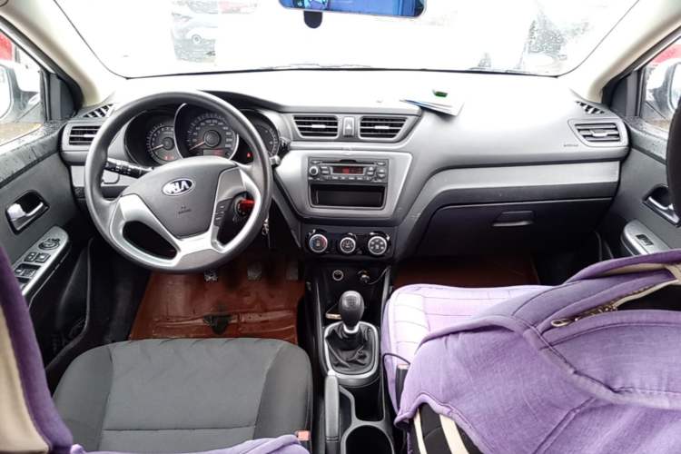 Used Kia K2 2015 Sedan 1.4L MT GLS Center Console