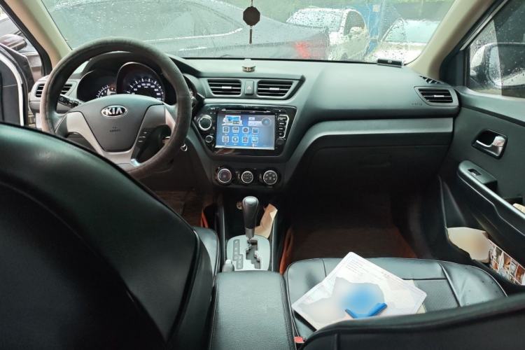 Used Kia K2 2015 Sedan 1.4L Automatic GLS Center Console